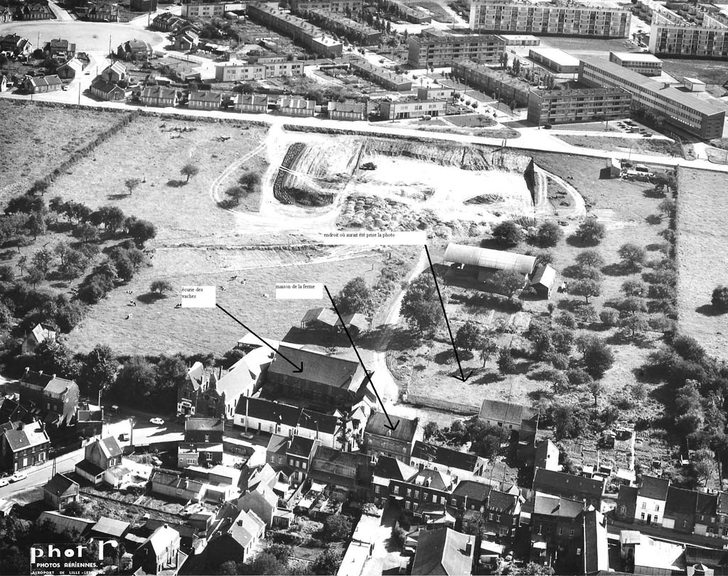 Vue aérienne de la ferme des marronniers, faubourg de Cambrai à Valenciennes.