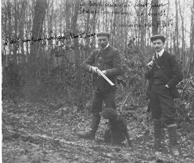 Pierre Brasseur et son neveu Michel Lotteau à la chasse dans les bois de La Longueville en 1909. Les commentaires sont de la main de Michel...