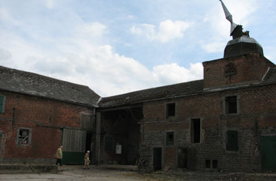 Il y a beaucoup de travail en perspective pour qui voudrait remettre la ferme en état.
